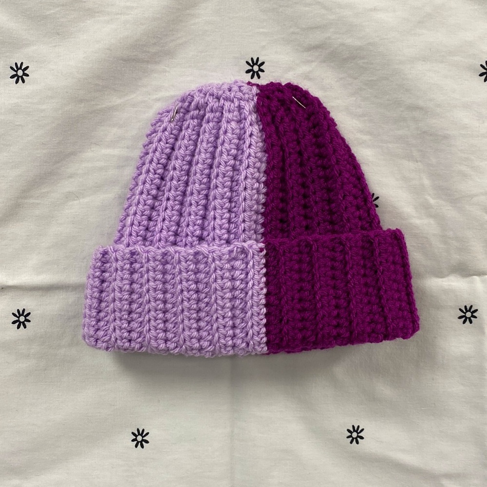 Crochet split color beanie.